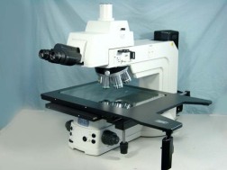 ﾆｺﾝ ＦＰＤ/３００mmｳｪﾊ検査顕微鏡 ｴｸﾘﾌﾟｽＬ３００Ｄ 明暗視野 (落射照明/透過照明両用機)